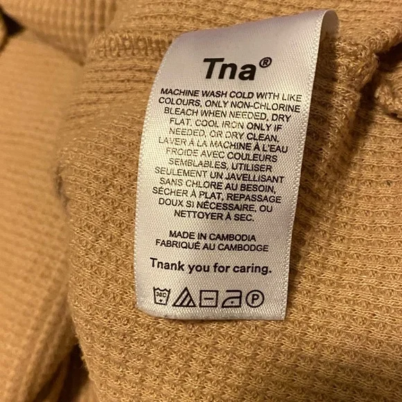 Aritzia TNA Waffle Knit Thermal Tee - Picture 8 of 8